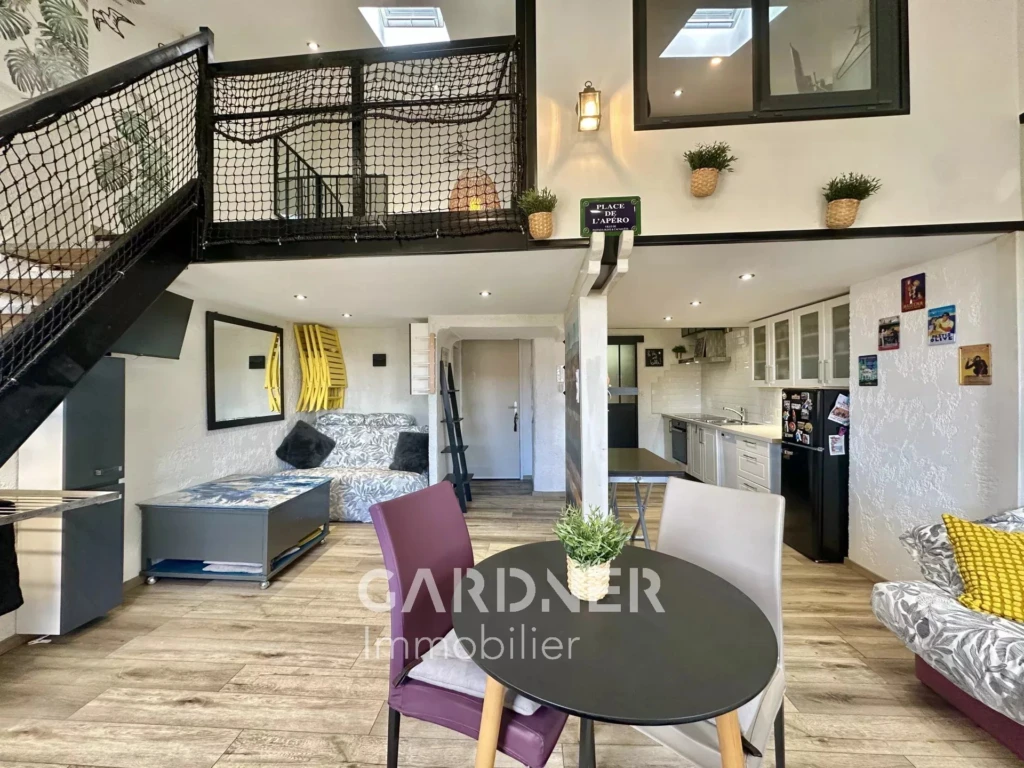 Appartement à vendre Type 2 de 66m2 Loft mezzanine avec du cachet à La Ciotat - GARDNER IMMOBILIER