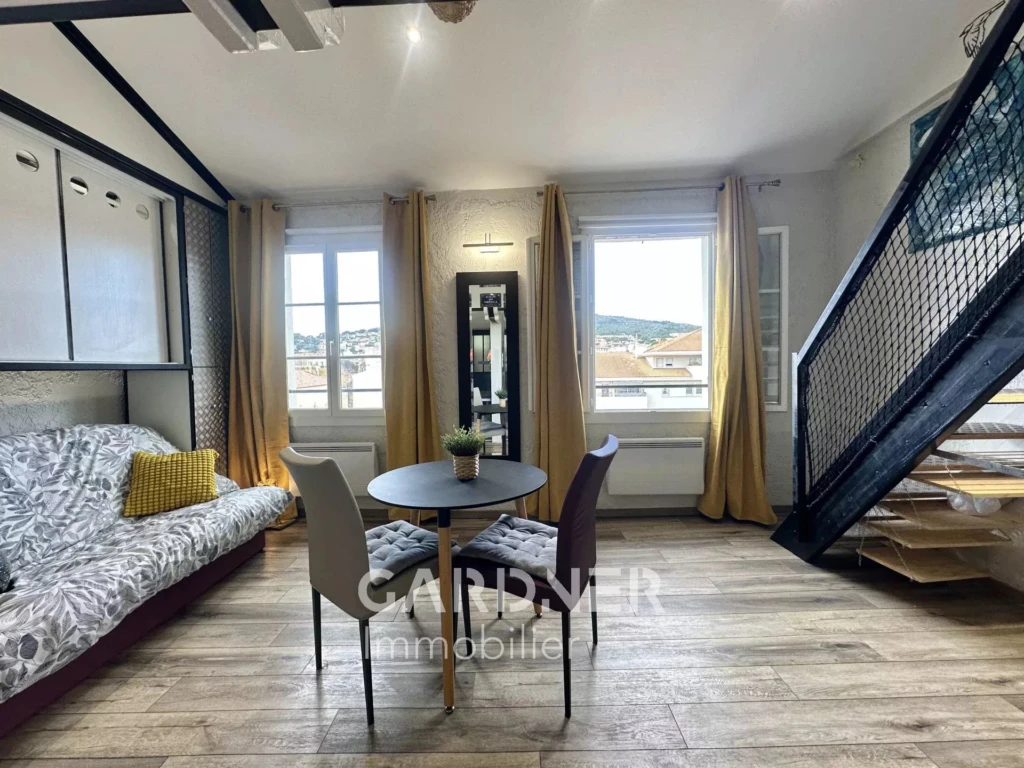 Appartement à vendre Type 2 de 66m2 Loft mezzanine avec du cachet à La Ciotat - GARDNER IMMOBILIER