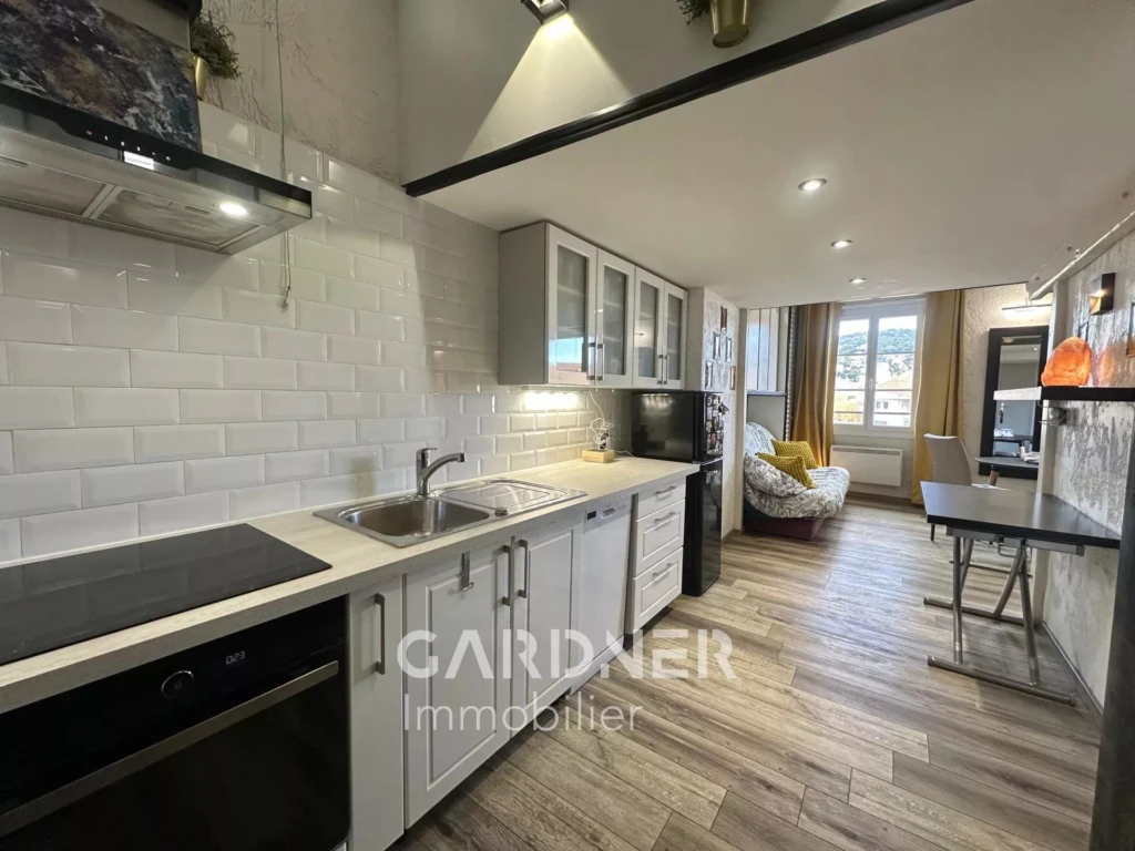 Appartement à vendre Type 2 de 66m2 Loft mezzanine avec du cachet à La Ciotat - GARDNER IMMOBILIER
