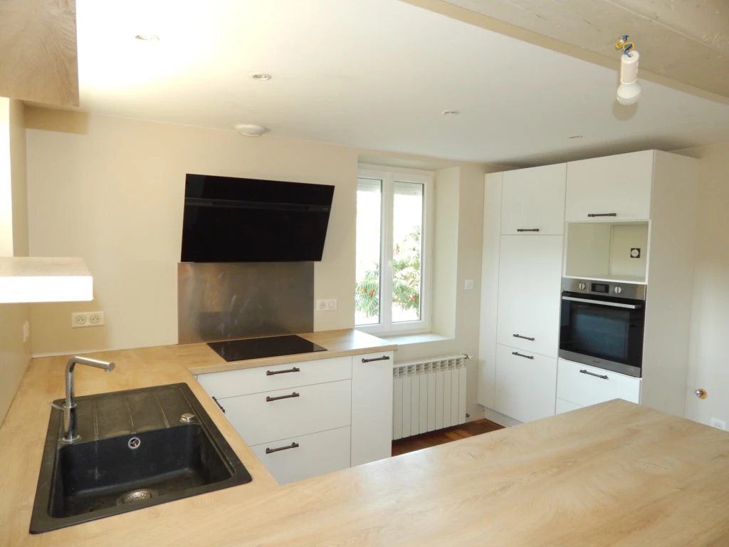 CUISINE ÉQUIPÉE 20.60 M²