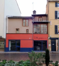 Façade Place saint Pierre