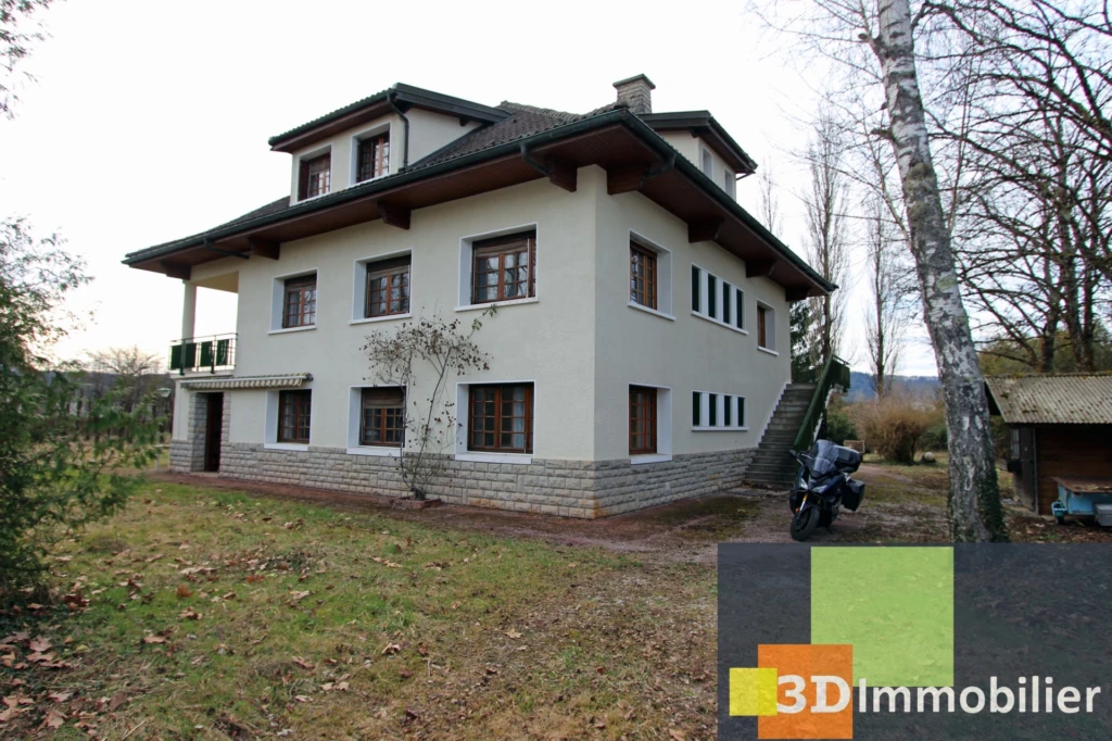 MAISON A VENDRE PROCHE CLAIRVAUX-LES-LACS DE 306 m²