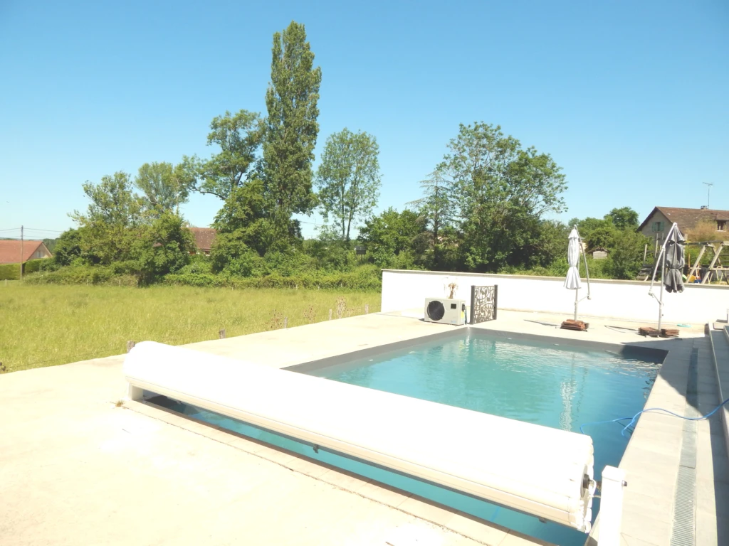 VUE PISCINE CHAUFFÉE 4 X 8 m
