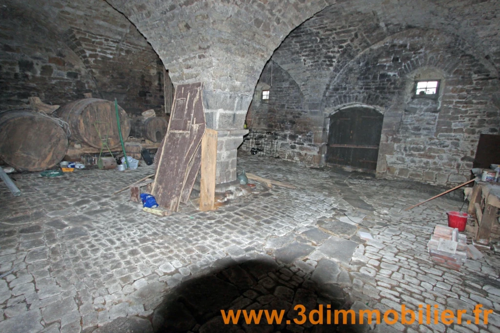 ACCES CAVE DEPUIS CETTE MAISON