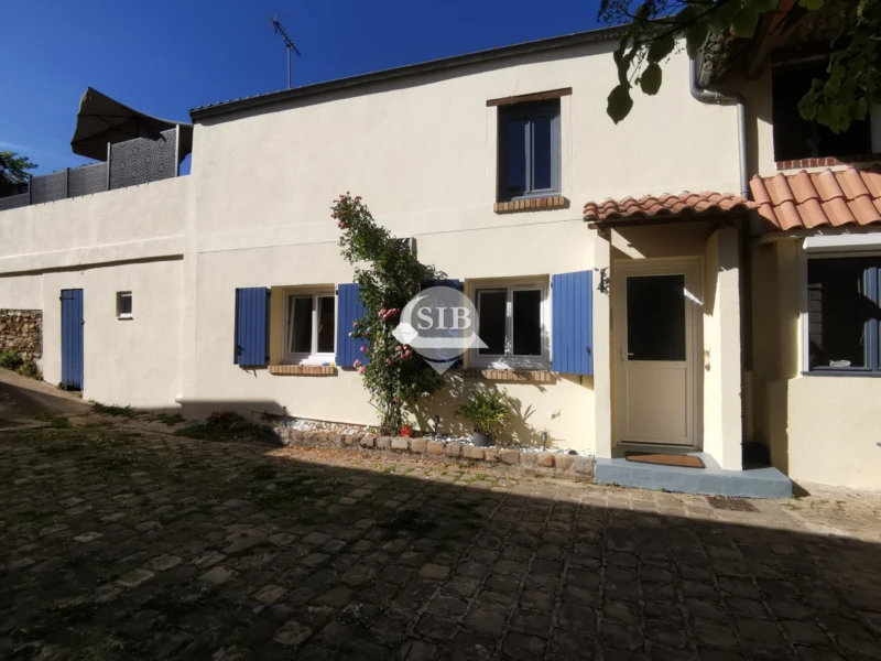 FACADE AVANT