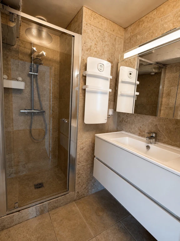 Salle d'eau appartement T2/3 Chevreuse