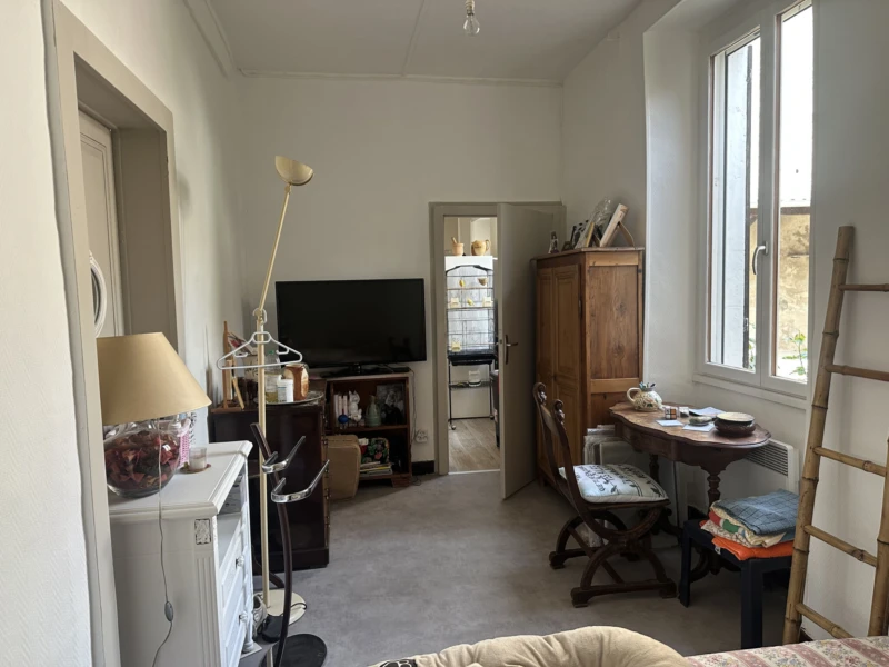 Photo 8