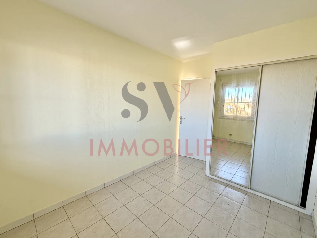 Chambre avec placard