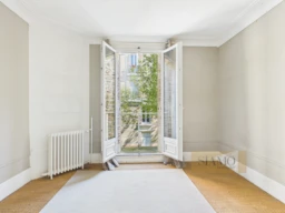 chambre droite au 1 étage
