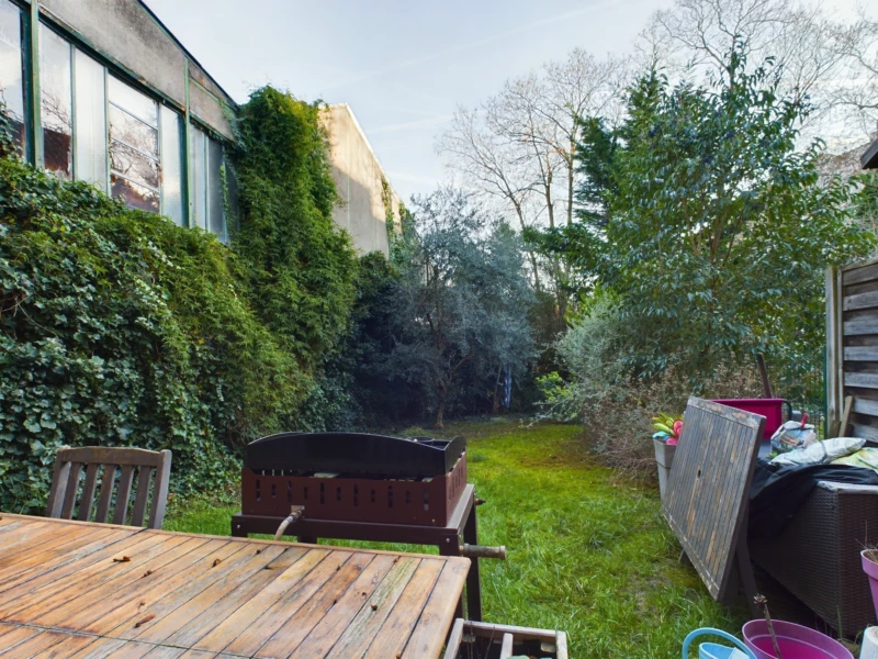 Vue de la terrasse sur le jardin