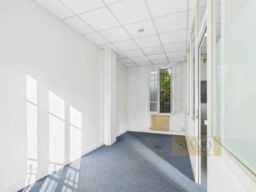 Bureau au 1 etg droite