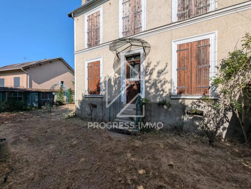 Maison charmante à rénover à La Varenne Saint-Hilaire 29