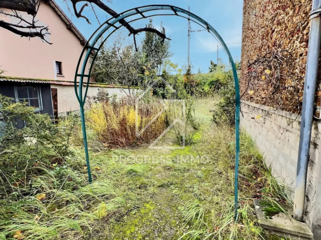 Maison charmante à rénover à La Varenne Saint-Hilaire 27