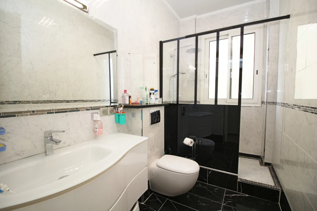 Appartement 3 pieces a vendre Nice Promenade des anglais au calme avec VUE MER 9