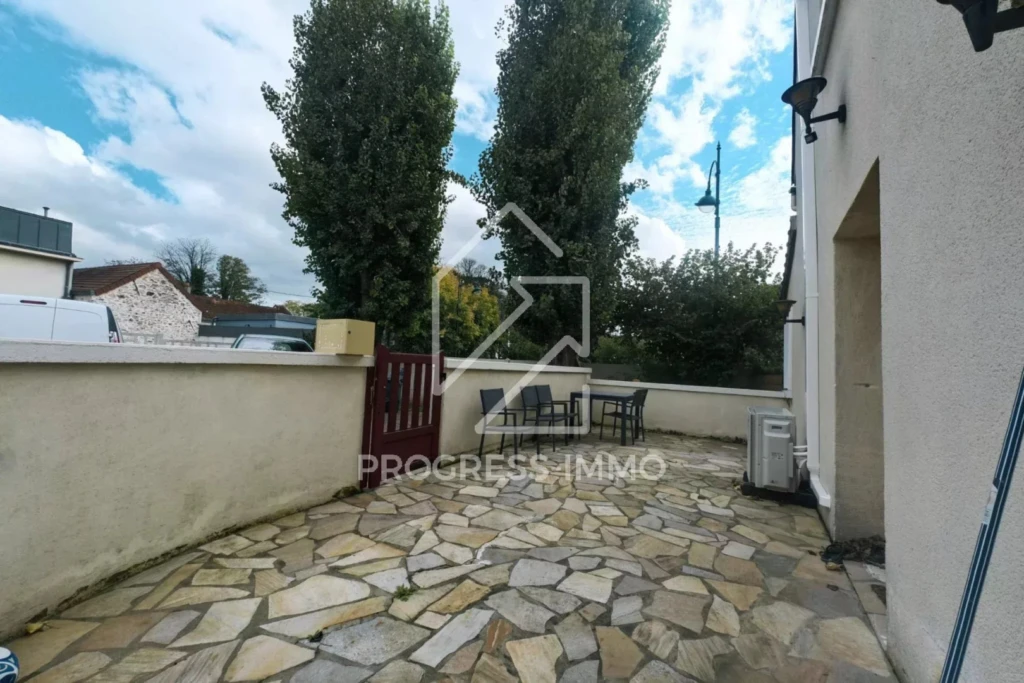 Ensemble Immobilier de 10 Logements et 1 Entrepôt au Centre-ville 21