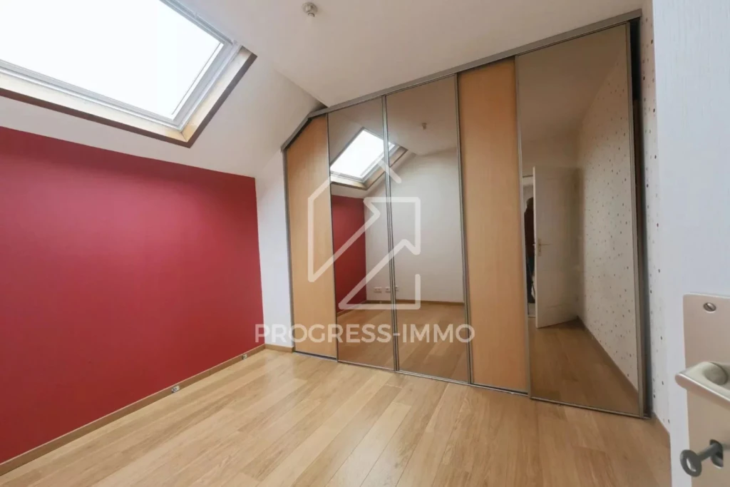 Ensemble Immobilier de 10 Logements et 1 Entrepôt au Centre-ville 23