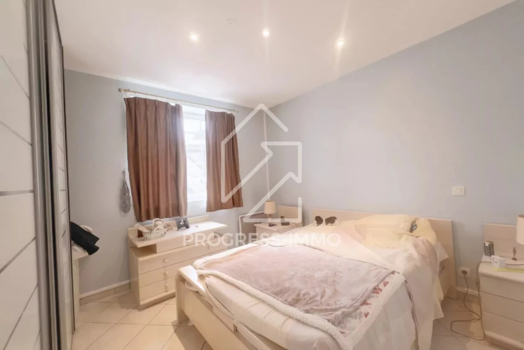 Ensemble Immobilier de 10 Logements et 1 Entrepôt au Centre-ville 29