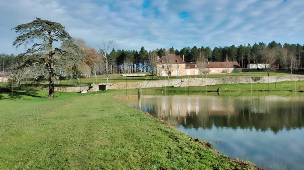 DORDOGNE MANOIR DU XVème 24 HA ETANG PUITS 8