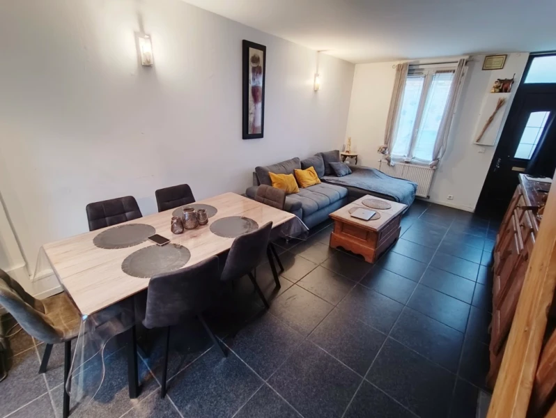 Amiénoise 2 chambres avec cave et terrasse 1