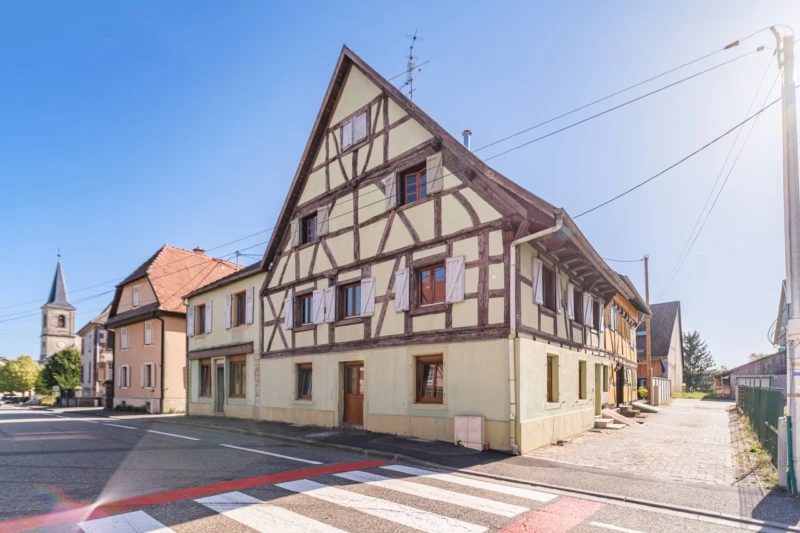Maison / Immeuble 12 pièces 300m2 avec cave et stationnements 1