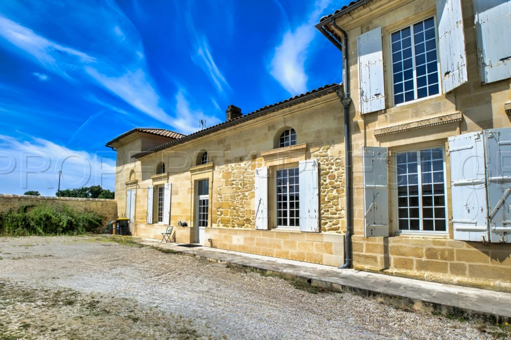 BORDEAUX PROPRIETE 1300 M² EVENEMENTIEL 6,4 HA 6