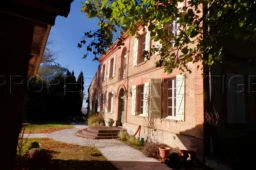 GERS MAISON DE MAITRE XIXéme 2,4 HA 1
