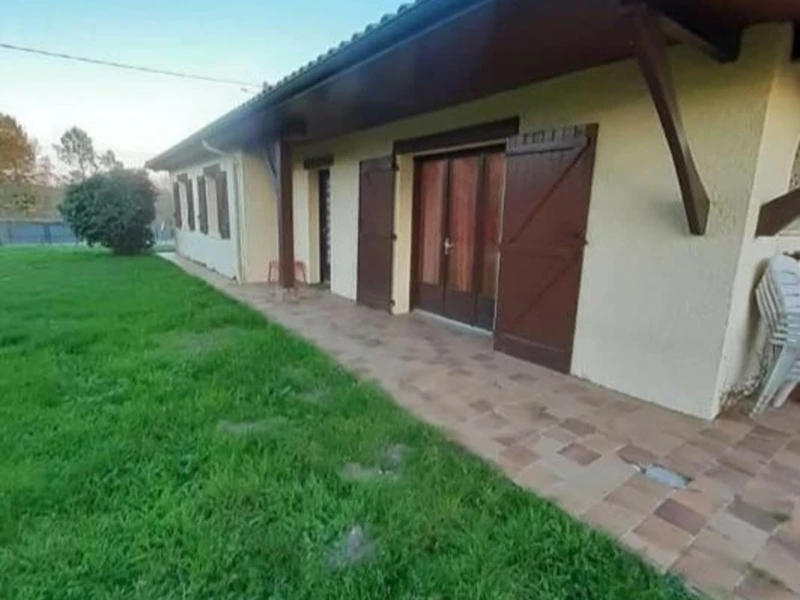 Maison familiale sur un jardin de 900m² 1