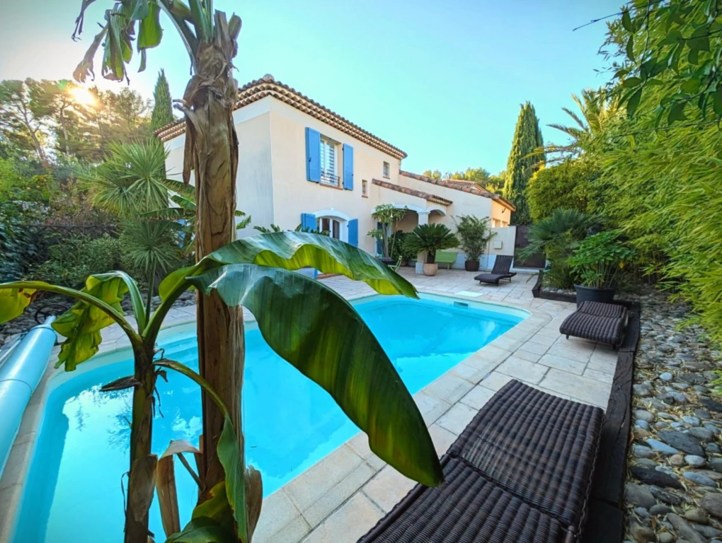 Maison 4 chambres, piscine, dans résidence fermée 1
