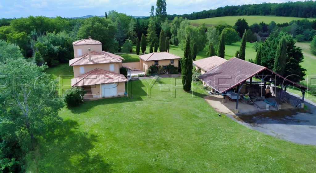 GERS PROPRIETE 30 HA BELLE NATURE 1