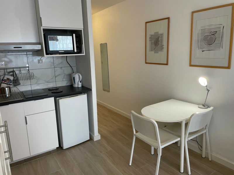 Studio 24 m2 bien équipé (loyer tout inclus) 11