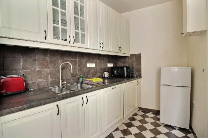 Location Appartement Meublé - 3 pièces - 70m² - St Lazare (loyer tout inclus) 9