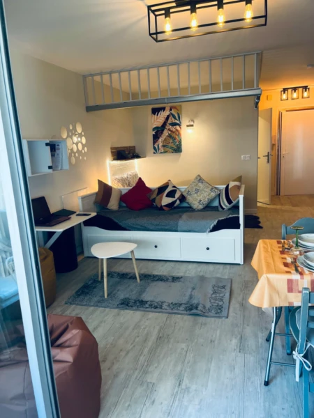 Studio spacieux à Juan les pins + garage (loyer tout inclus) 10