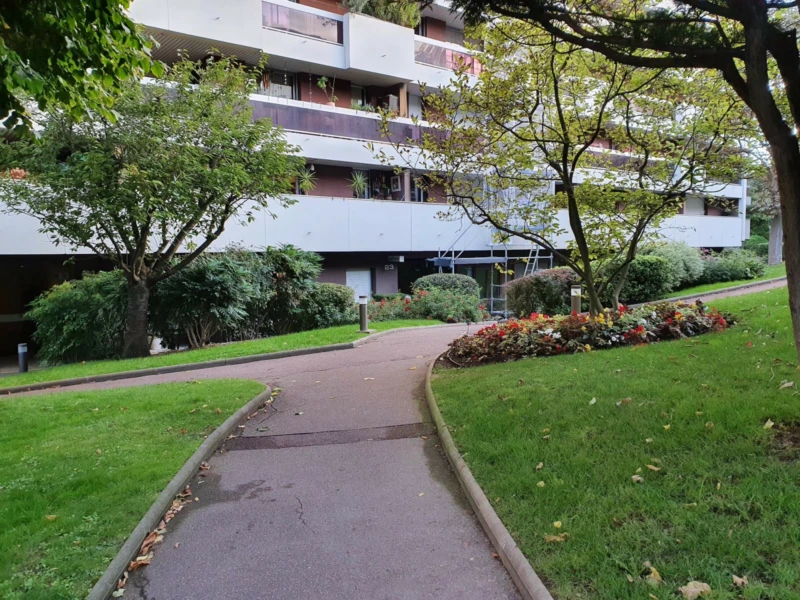 appartement calme proche ecole, RER A et Lignes 1 et 8 (loyer tout inclus) 7