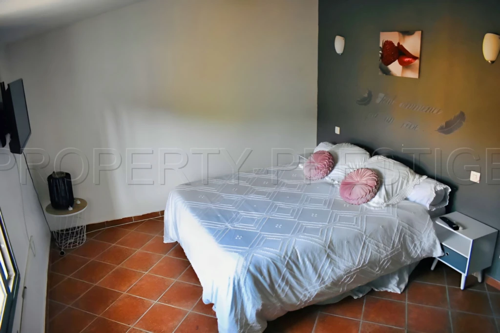 CARCASSONNE – PROPRIETE AGRICOLE – GITES – 47 HA 5