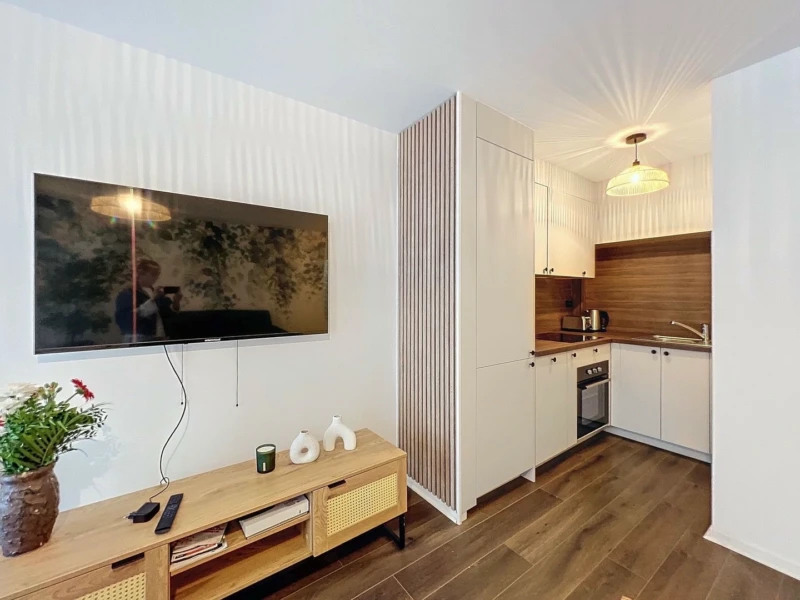 New renovated apartment just 1 min from train station RER Val D’Europe , free parking underground (loyer tout inclus) 8