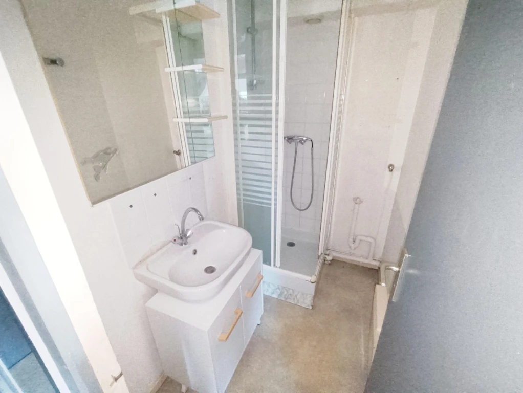 Appartement T2, proche centre 8