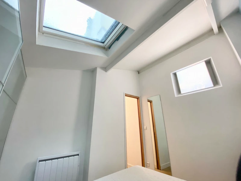 Superbe duplex in the lively 9th district (loyer tout inclus) 12