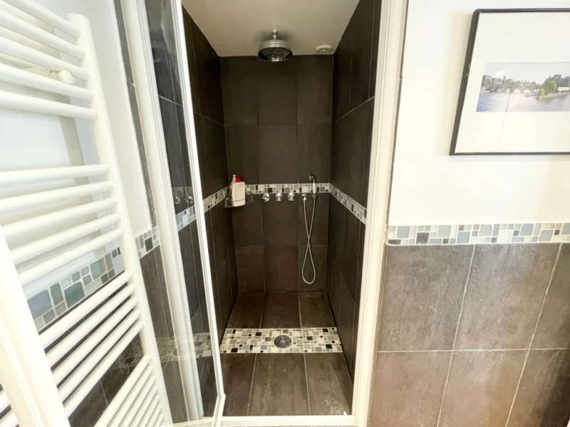 Elegant 2-Bedroom Apartment in a Prime Location close to Place des Vosges (loyer tout inclus) 17