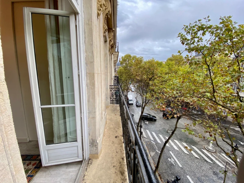 Beautiful Apartment with Balcony Close to La Madeleine Church (loyer tout inclus) 6