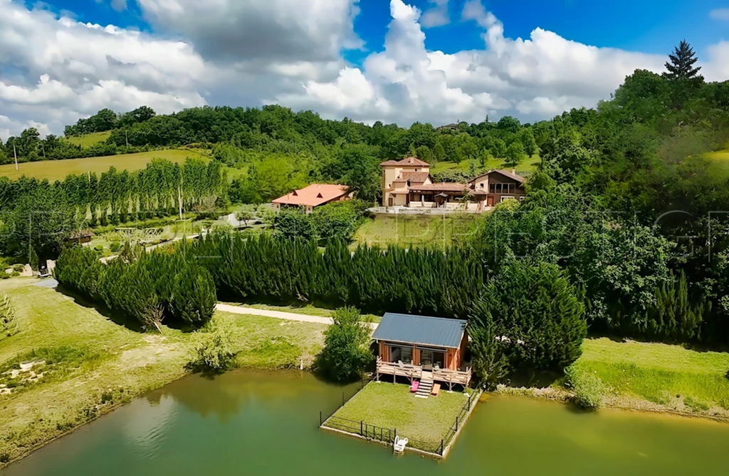 GERS PROPRIETE PRESTIGIEUSE 35 HA LAC 15