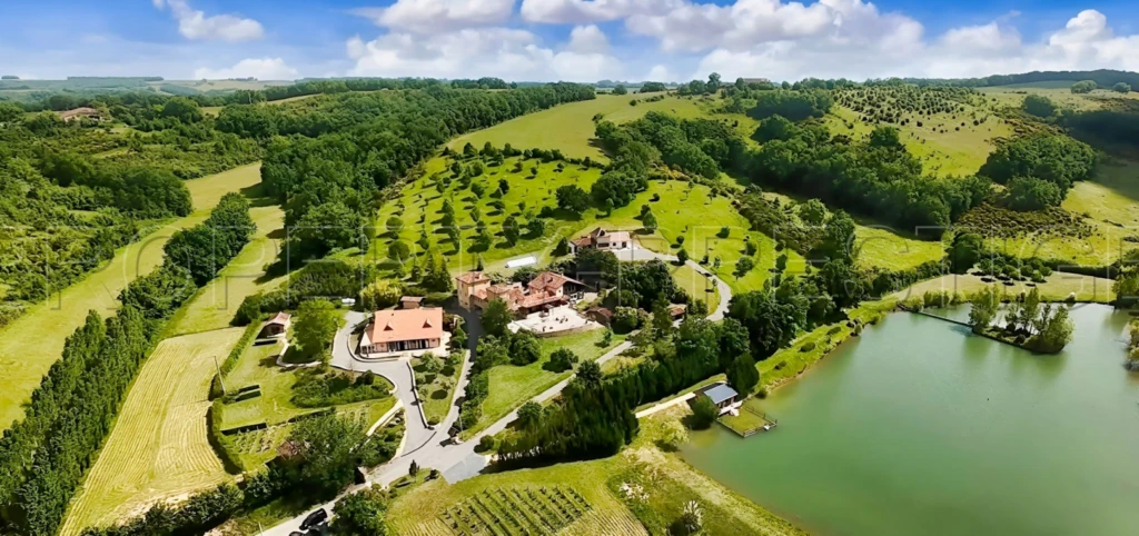 GERS PROPRIETE PRESTIGIEUSE 35 HA LAC 2