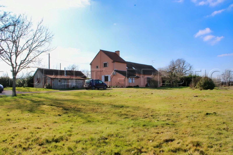 Havre de paix en Bourbonnais : Villa d&#039;exception à saisir 9