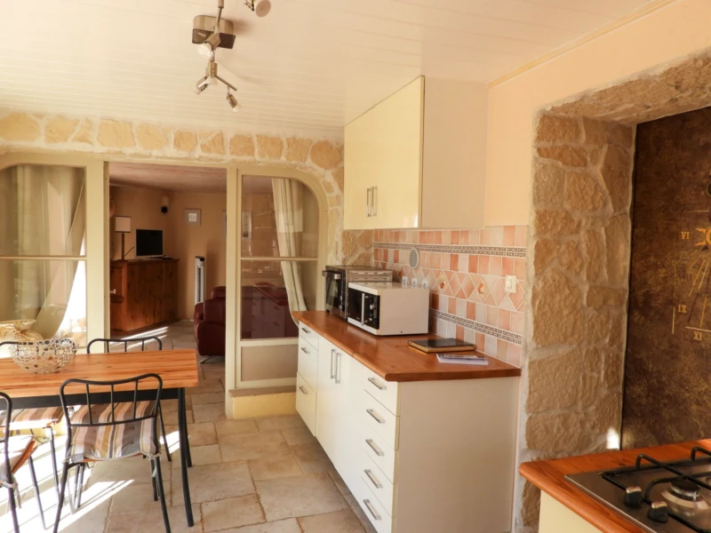 Entrecasteaux - Maison de caractère - Gîtes - Terrain 7733 m2 16