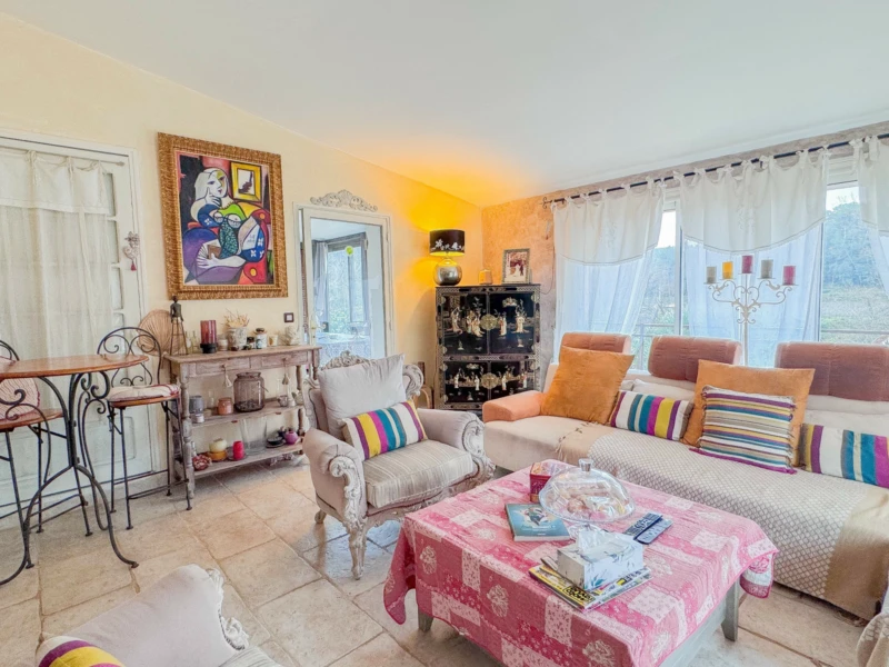 Entrecasteaux - Maison de caractère - Gîtes - Terrain 7733 m2 12