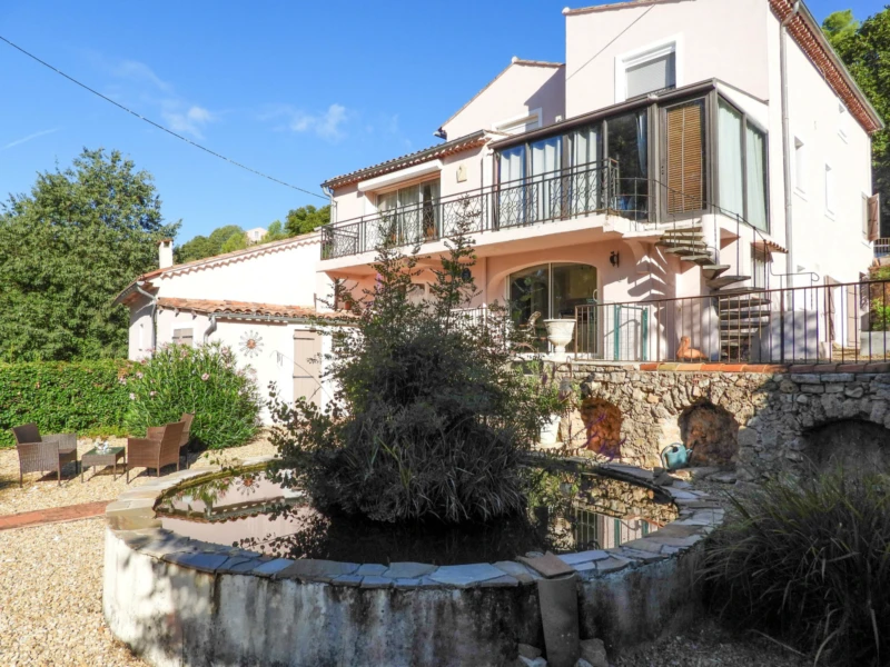 Entrecasteaux - Maison de caractère - Gîtes - Terrain 7733 m2 3
