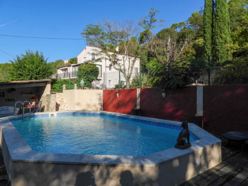 Entrecasteaux - Maison de caractère - Gîtes - Terrain 7733 m2 10