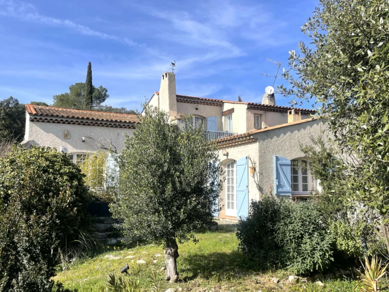 LE THORONET Villa traditionnelle 5 pièce(s) 158m2 Terrain 2289m2 2