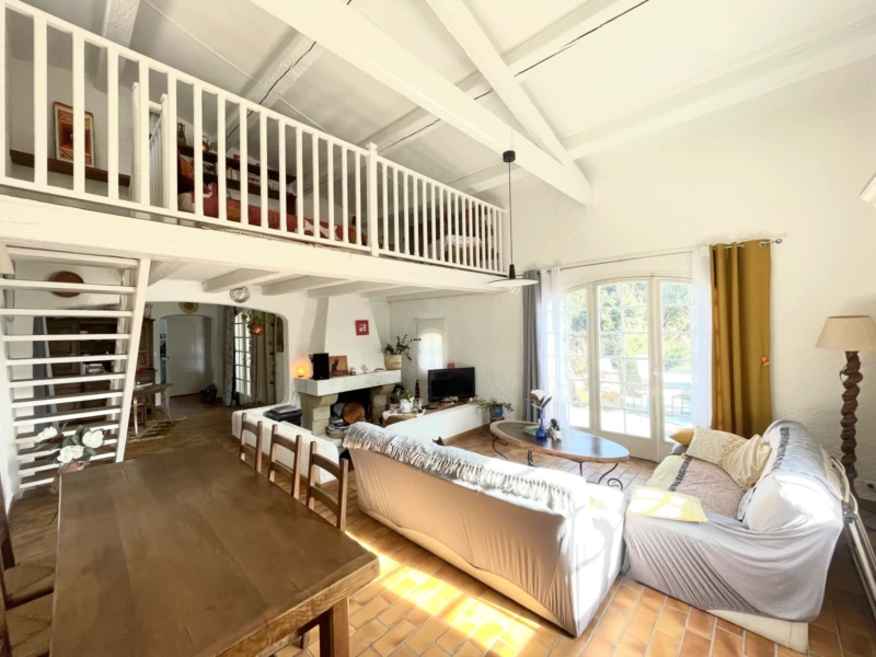 LE THORONET Villa traditionnelle 5 pièce(s) 158m2 Terrain 2289m2 5