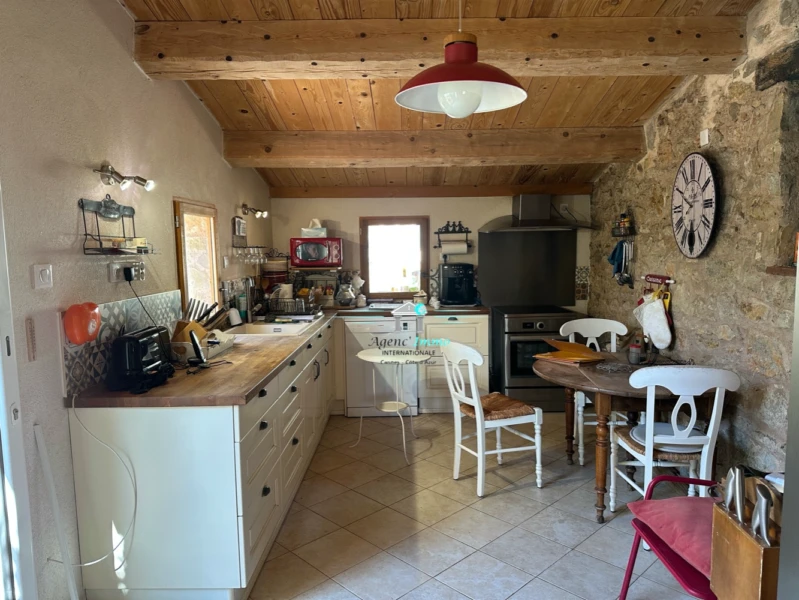 Le Thoronet - Maison en pierre avec piscine 9