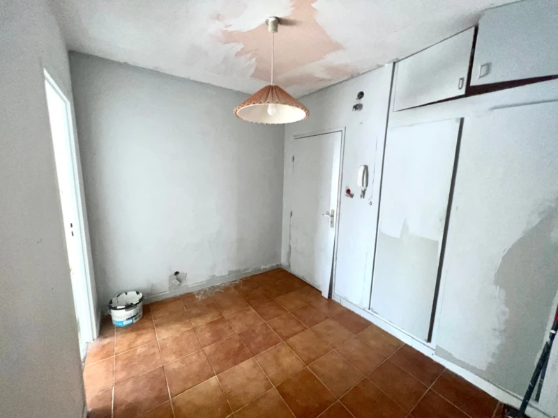 Appartement à rénover avec Balcon 2